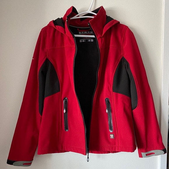 🌿 Red Rain Jacket - Picture 1 of 2